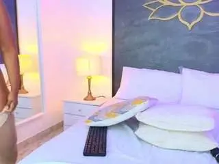 Alisontravis  live sex cam