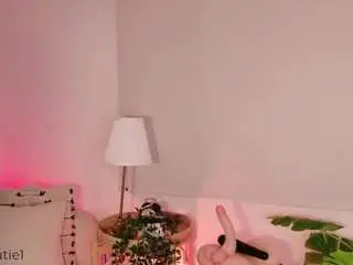 Riley-pride  live sex cam