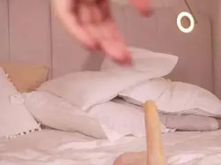 Abby-me  live sex cam