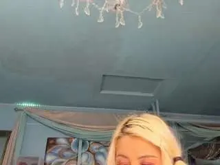 Adrianna777  live sex cam