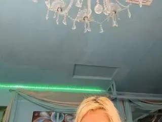 Adrianna777  live sex cam