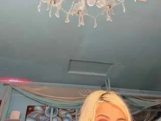 Adrianna777  live sex cam