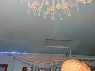 Adrianna777  live sex cam