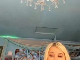 Adrianna777  live sex cam