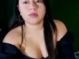 Bellaarouxx  live sex cam