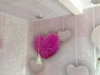 Little-mommy  live sex cam