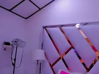 Little-mommy  live sex cam