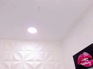 Little-mommy  live sex cam