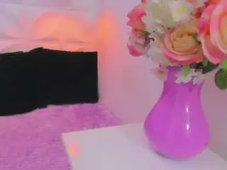 Little-mommy  live sex cam