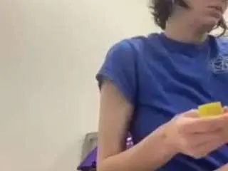 P3achypie  live sex cam