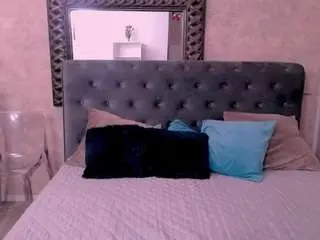 Raniavibexx  live sex cam