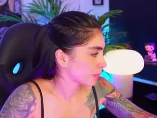 Taniiga  live sex cam