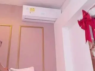 Zoeysnow  live sex cam