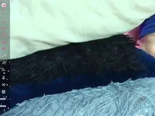 Hannahot69  live sex cam