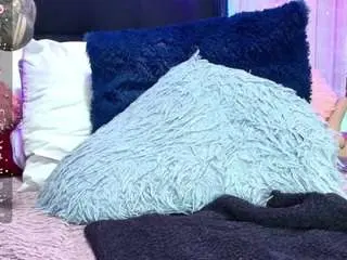 Hannahot69  live sex cam