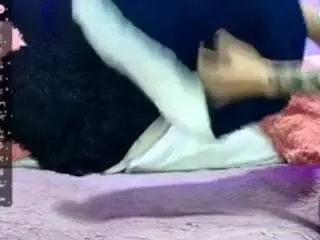 Hannahot69  live sex cam