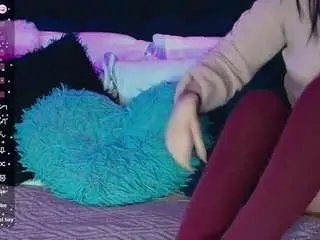 Hannahot69  live sex cam