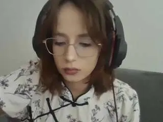 Lucinabingert  live sex cam