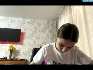 Mozelleswaney  live sex cam