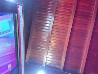Assia-roos  live sex cam