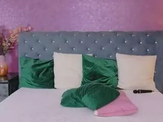 Carlareys  live sex cam