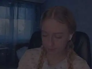 Katiebeames  live sex cam