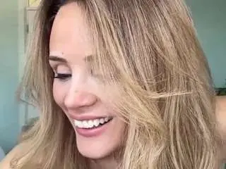 Sooooofrash  live sex cam
