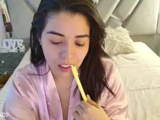 Carolinafox  live sex cam