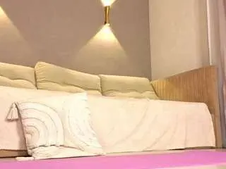 Monicabiluci  live sex cam