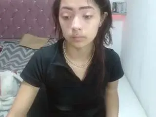 Sofiasexygirl69  live sex cam