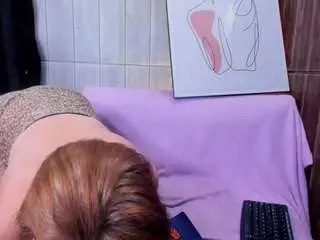 Blonde-mature  live sex cam