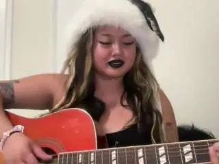 Dirtylilasian  live sex cam