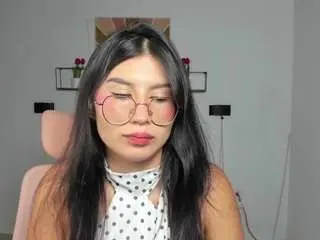 Emily-villamil  live sex cam