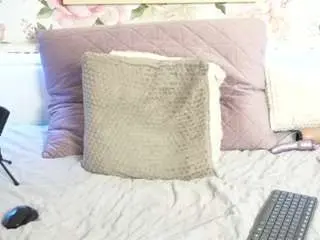 Lilyblondie  live sex cam