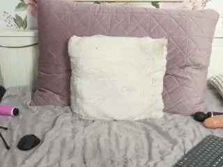 Lilyblondie  live sex cam