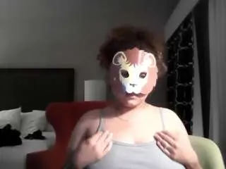Safarigirlll  live sex cam
