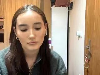 Yeseniatignor  live sex cam