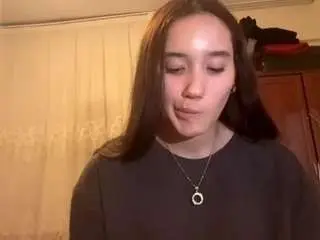 Yeseniatignor  live sex cam