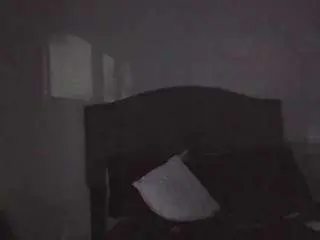 Yiaunaniree  live sex cam