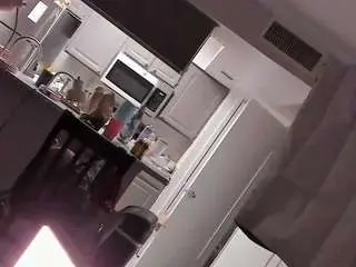 Yiaunaniree  live sex cam