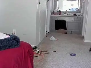 Yiaunaniree  live sex cam