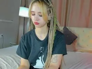 Valerie-woods  live sex cam