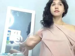 Cristal-blue  live sex cam