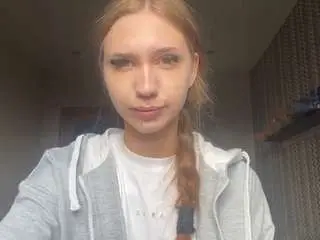 Ladonnabassler  live sex cam