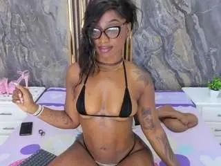 Nyakimgold  live sex cam