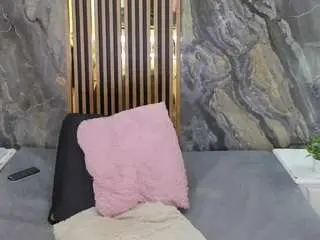 Nyakimgold  live sex cam