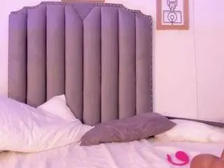 Vega-16  live sex cam