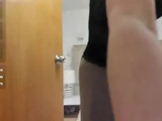 Clhoee-johnson  live sex cam