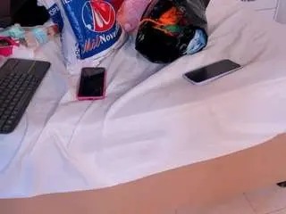 Gaialewis  live sex cam