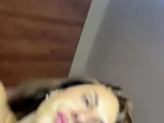 Lucywillow  live sex cam